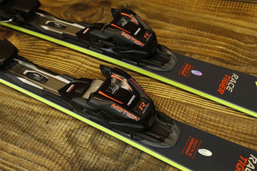 LYŽE VOLKL RACETIGER SL 2026 + RMotion3 12 GW Red